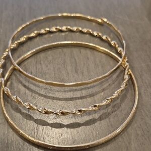 💙3 Pcs Hypoallergenic GOLD Tone Bracelet Bangles Set C